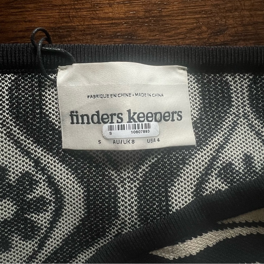 Finders Keepers Quinn Knit Tube Crop Top - Picture 6 of 7